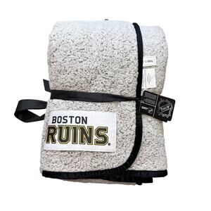 Boston Bruins NHL Logo Brands Frosty Fleece Throw NWT Sz 60 in x 70 in Hockey